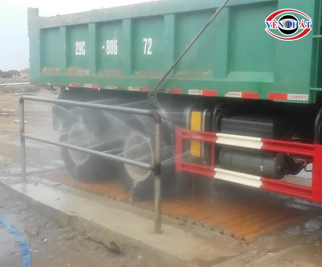 Xịt rửa sạch triệt để bụi bẩn
