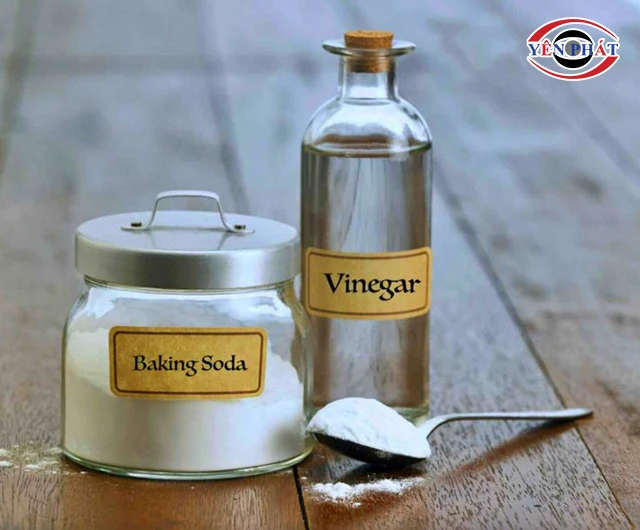 Dùng baking soda & giấm