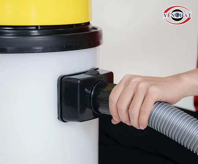 lắp hộp nhựa máy hút bụi công nghiệp 