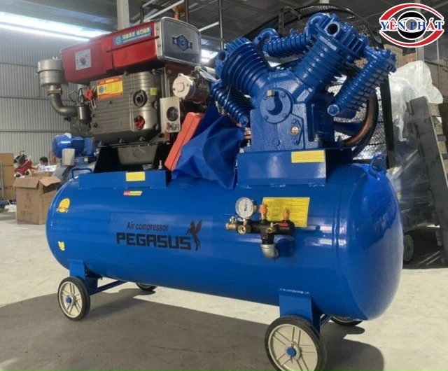 Dùng máy nén khí chạy dầu Pegasus TM-V-1.05/12.5-330L