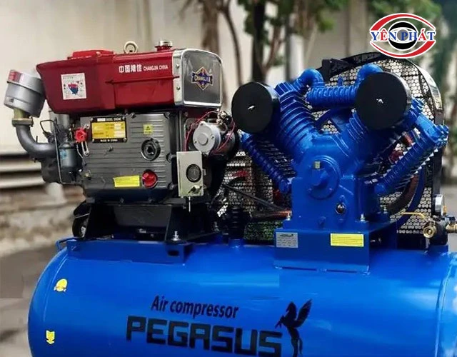 đầu nổ và đầu nén của máy nén khí Diesel