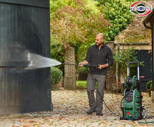 máy rửa xe Bosch mạnh mẽ