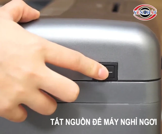 tắt nguồn để máy huỷ tài liệu nghỉ