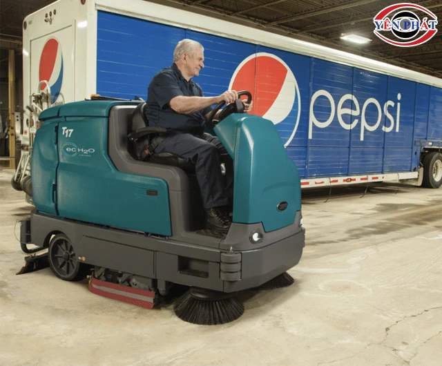 Máy chà sàn Tennant dễ dùng