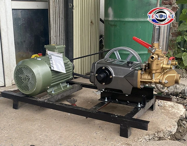 Máy phun rửa xe dây đai LS557