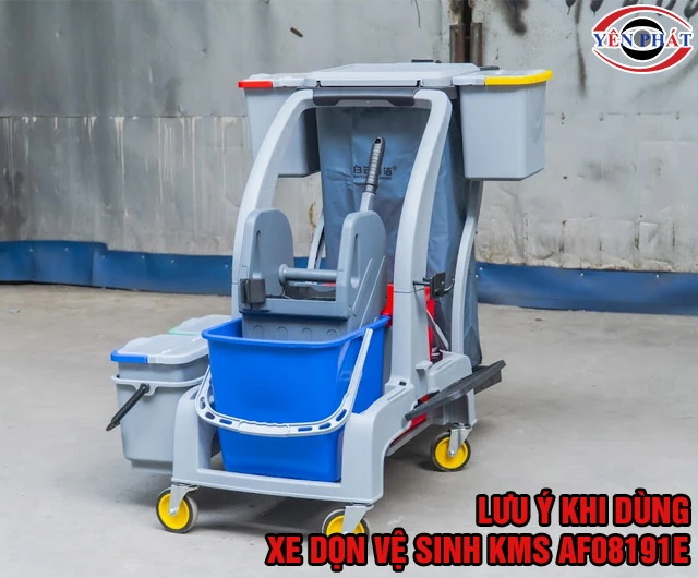 Lưu ý khi dùng Xe dọn vệ sinh KMS AF08191E