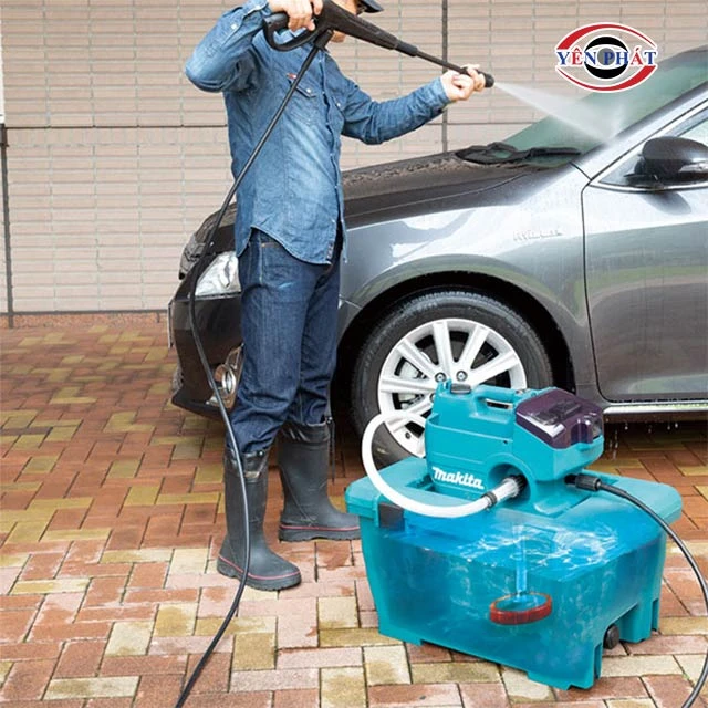 Máy rửa xe dùng pin