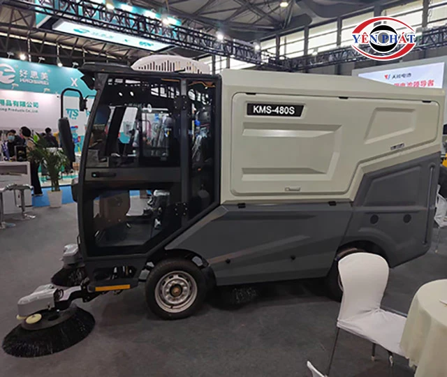 xe quét rác ngồi lái Kumisai KMS 480S