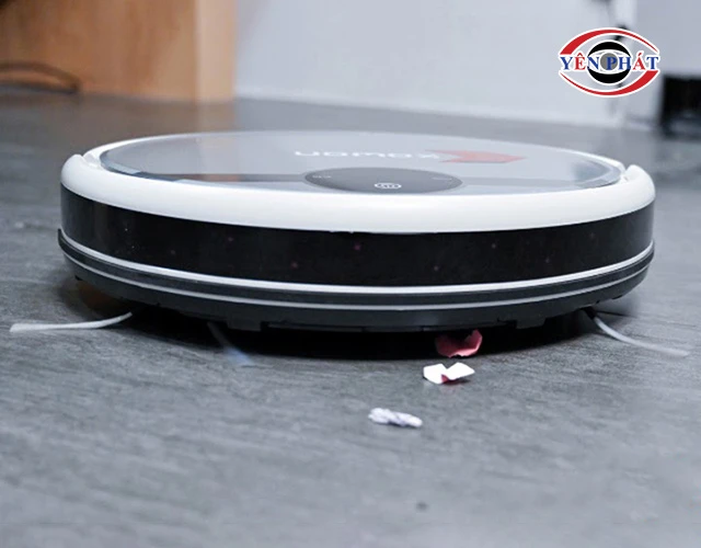 máy hút bụi Frico làm sạch sàn