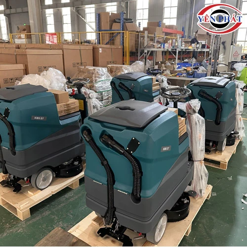 Máy chà sàn ngồi lái Kumisai KMS D7 4
