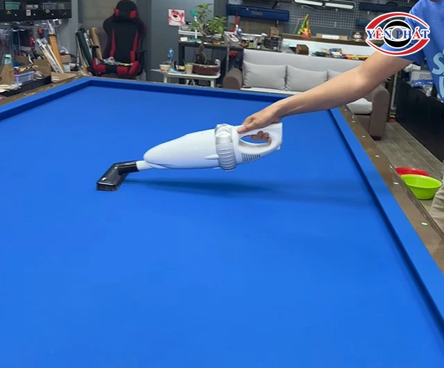 Máy hút bụi bàn bida