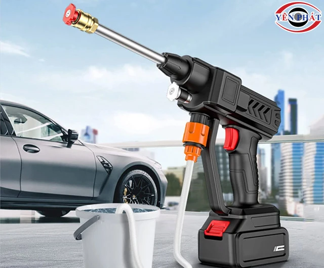 Máy rửa xe pin cơ động
