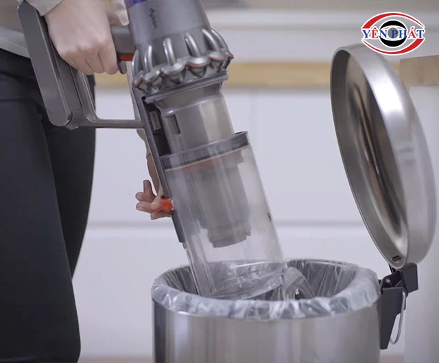 Dọn dẹp bình chứa rác