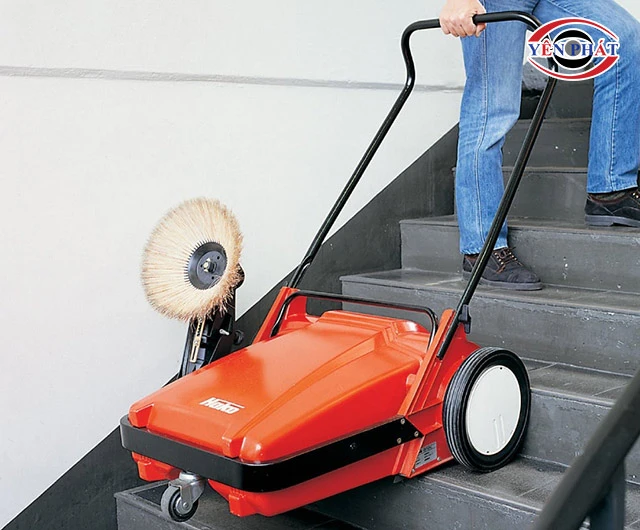 Xe quét rác đẩy tay Hako M600