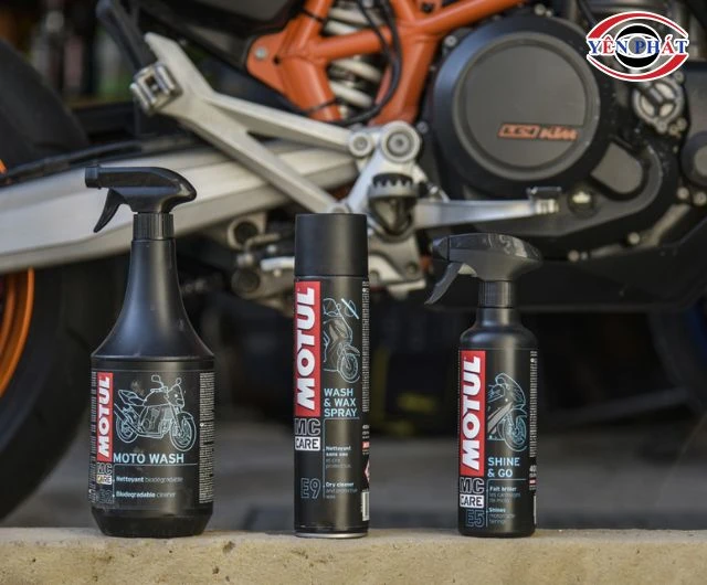 Nước Rửa Xe Motul an toàn cho cả da tay và sơn xe