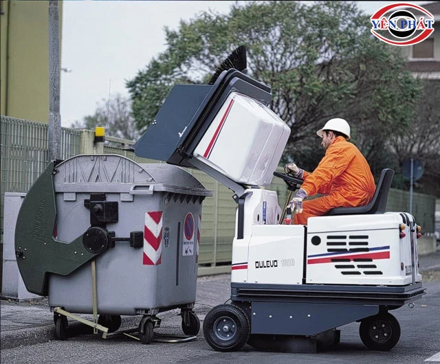 Xe quét đường Dulevo 1300