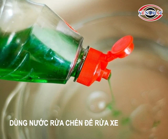 dùng nước rửa chén để rửa xe
