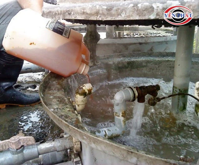 vệ sinh cáu cặn tháp giải nhiệt