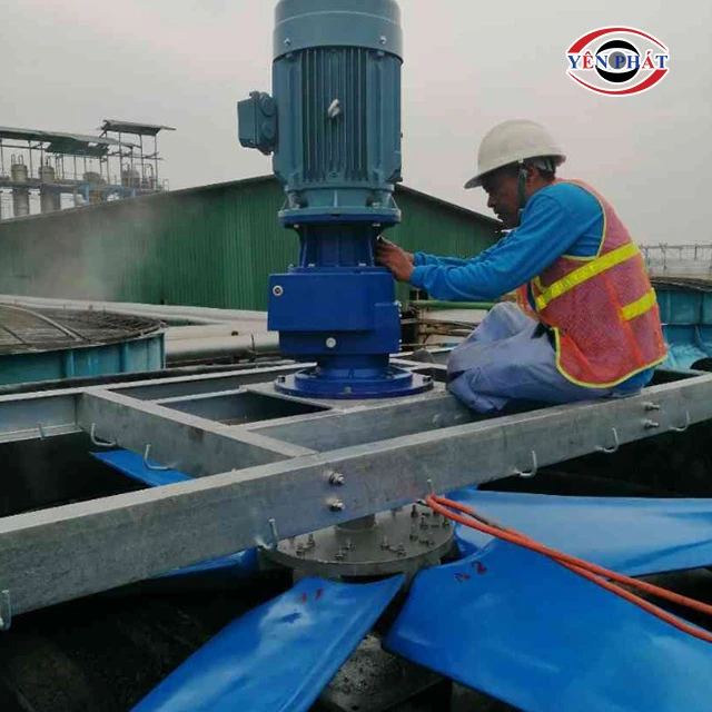 Gắn motor và quạt gió