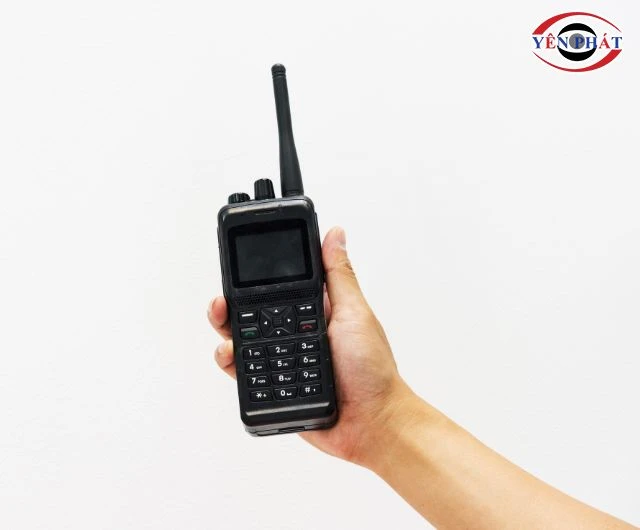 Máy bộ đàm UHF nhỏ gọn, vừa tay