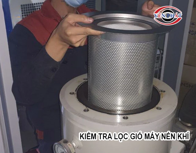 kiểm tra lọc gió của máy nén khí