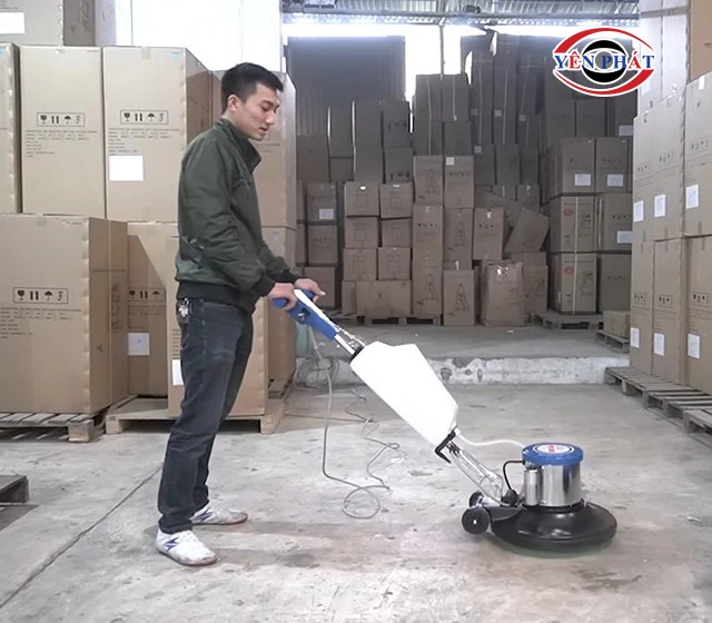 máy chà sàn có Công suất chà mạnh