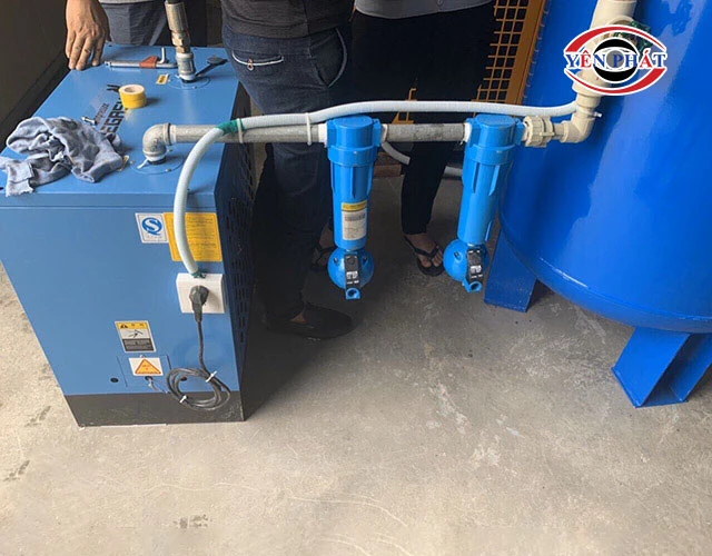 Lắp bộ lọc tách nước - lọc khí