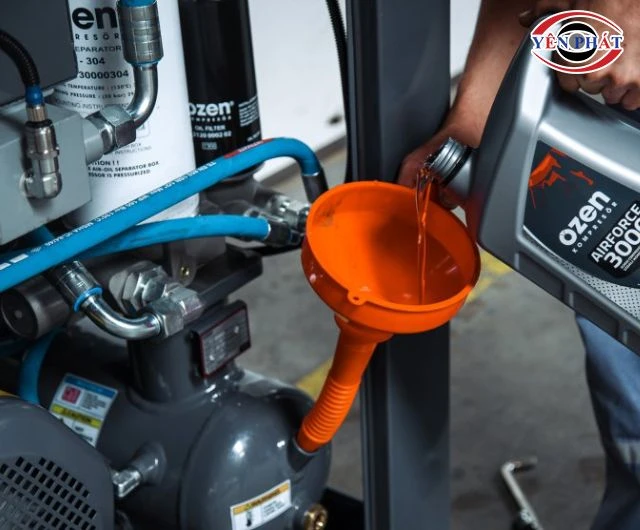 Thời điểm cần thay dầu máy nén khí Piston