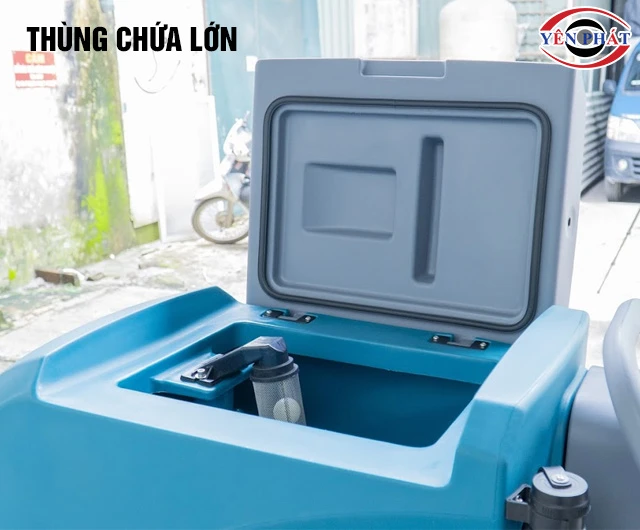 Thùng chứa máy chà sàn công nghiệp liên hợp Kumisai KMS 65C