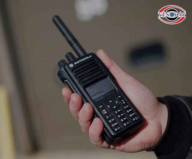 bộ đàm Analog nhỏ gọn, vừa tay
