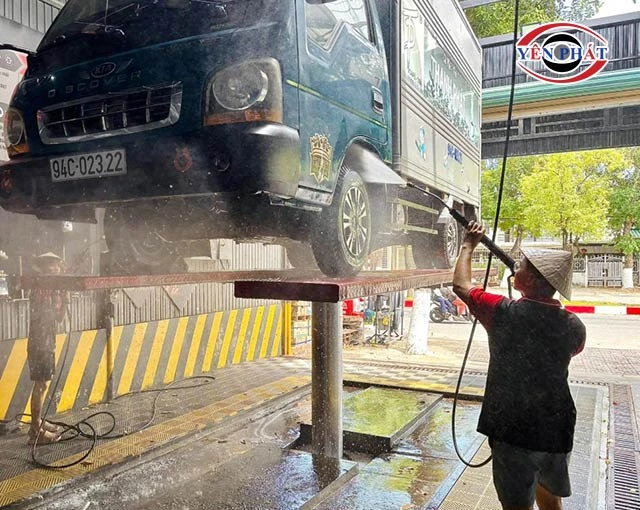 Tiệm rửa xe Hữu Đức