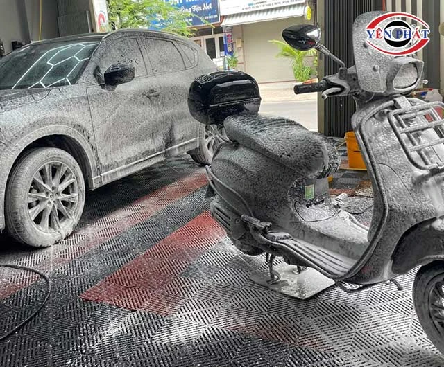 Tiệm rửa xe Hà Thành