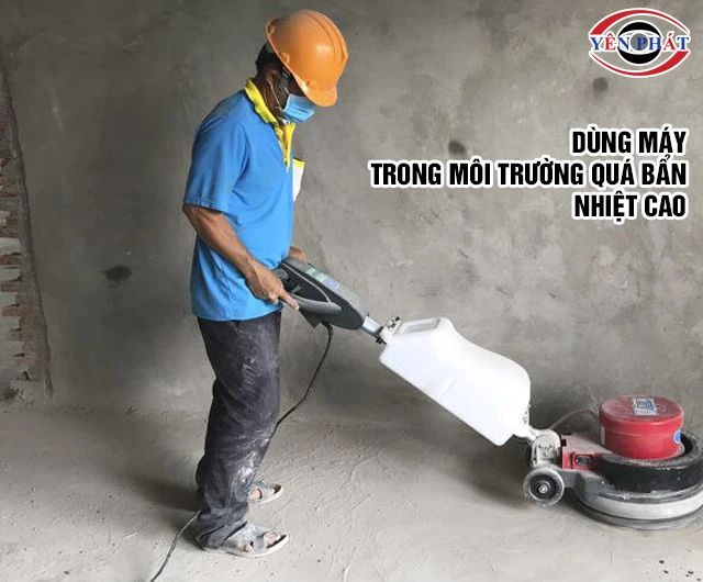 Motor máy chà sàn bị cháy do môi trường