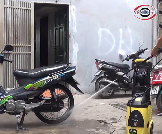 Máy rửa xe máy V-JET VJ 130 làm sạch nhanh