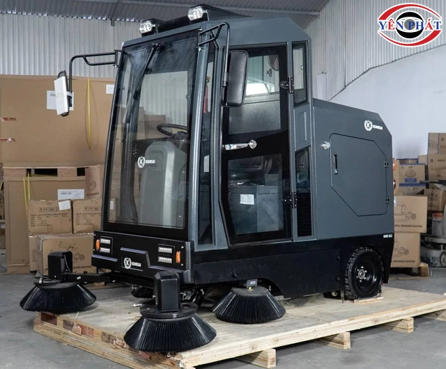 Xe quét rác ngồi lái có cabin