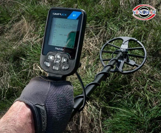 bảng điều khiển của máy dò kim loại dưới lòng đất