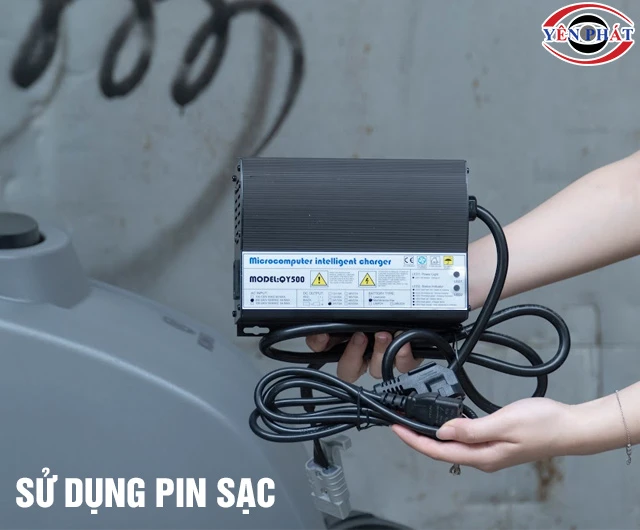 Máy chà sàn pin sạc