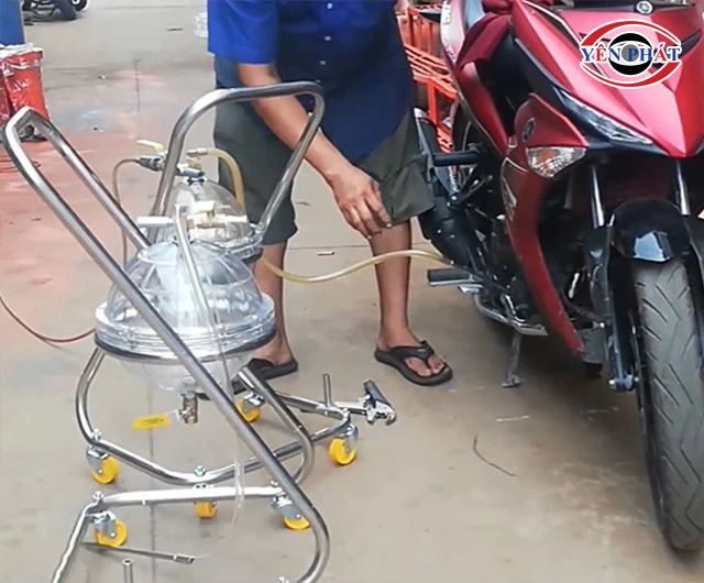 máy hút nhớt xe máy