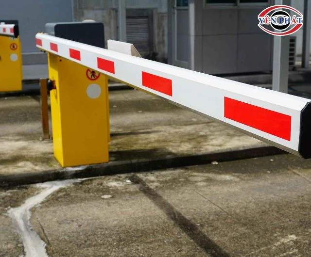 Cổng barie BS-306 trang bị thanh chắn dài