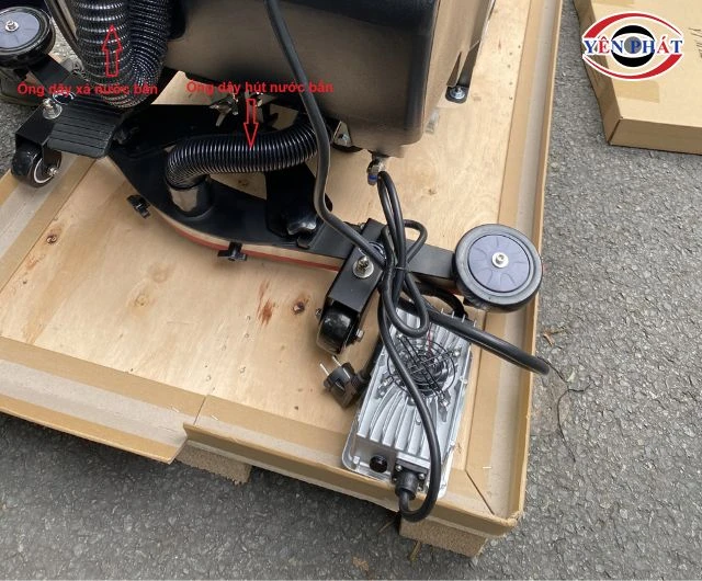 Sạc máy chà sàn trục trặc