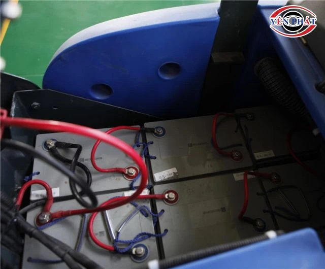 Sạc máy chà sàn lúc vào lúc không