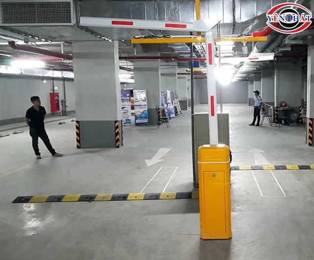 Barie bảo vệ gấp khúc
