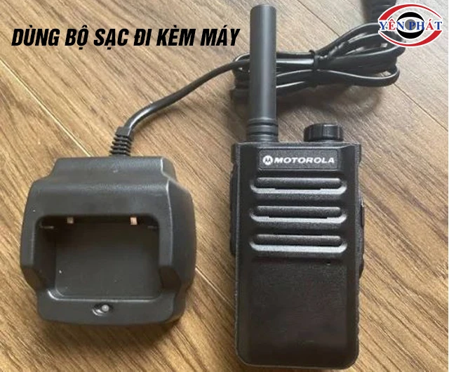 Lưu ý cách sạc bộ đàm