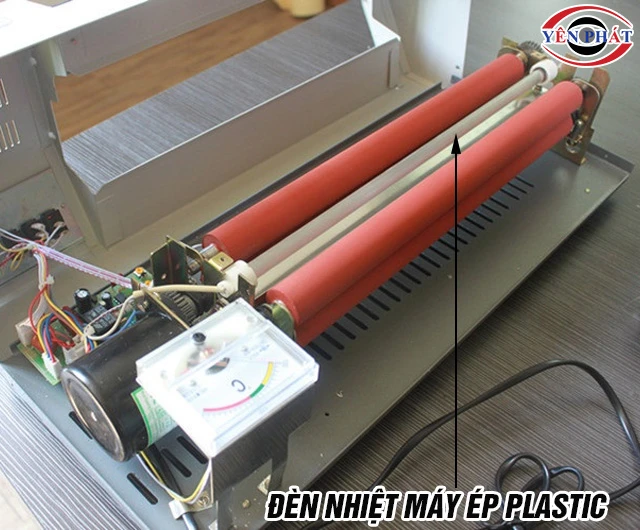 Đèn nhiệt cấu tạo máy ép plastic