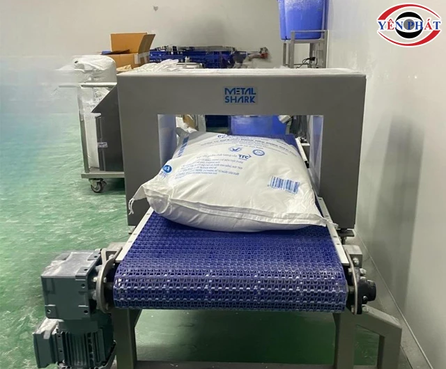 Máy dò kim loại gạo sau đóng gói