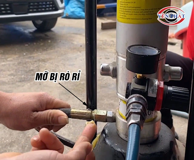 Dấu hiệu máy bơm mỡ bị hỏng