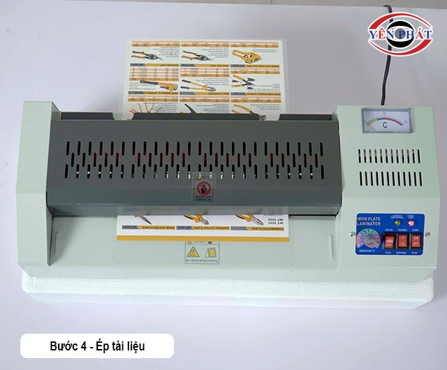 dùng máy ép plastic YT 320 ép tài liệu