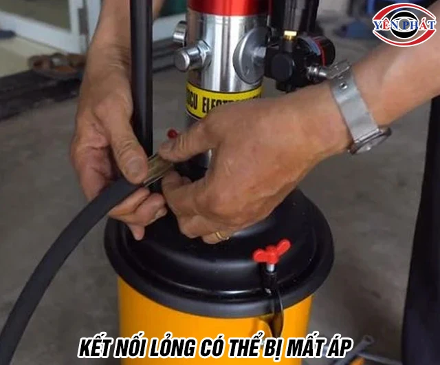 Sửa chữa máy bơm mỡ bị mất áp