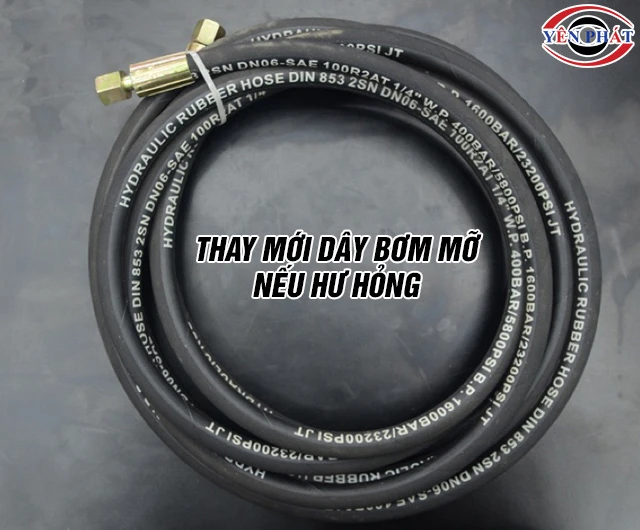 Sửa chữa máy bơm mỡ hỏng dây dẫn mỡ