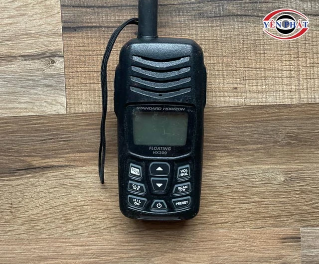 Máy bộ đàm YAESU STANDARD HORIZON HX300